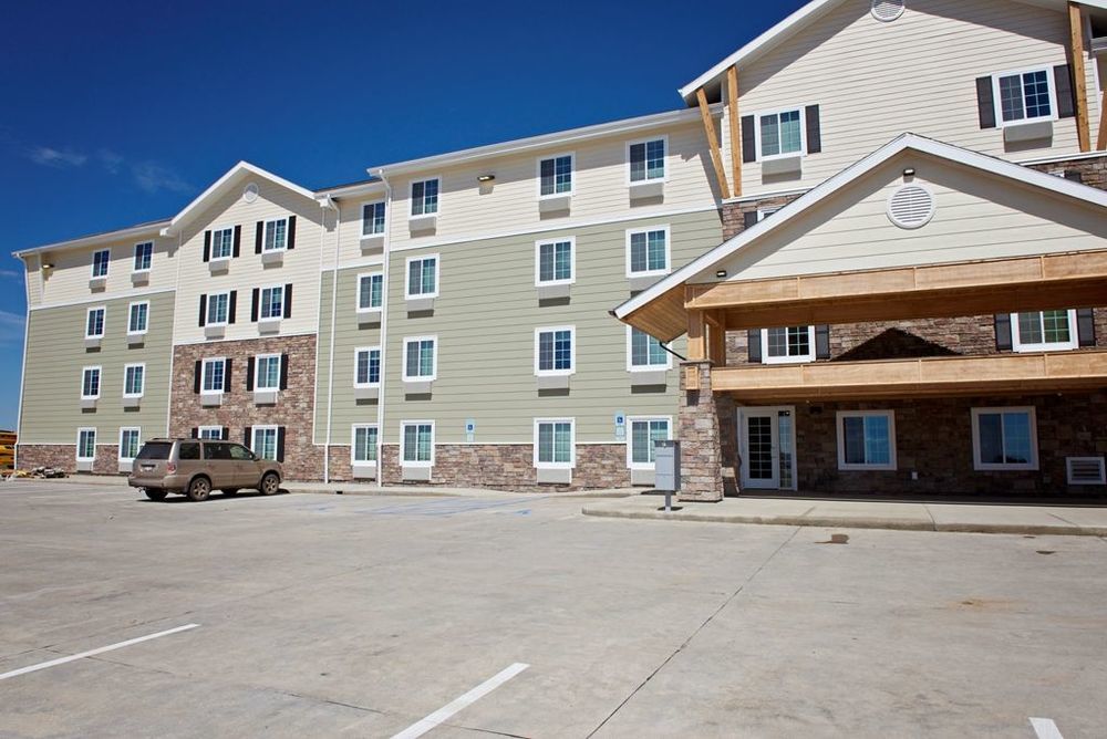 Suburban Studios Watford City Exterior photo