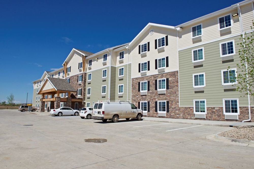 Suburban Studios Watford City Exterior photo