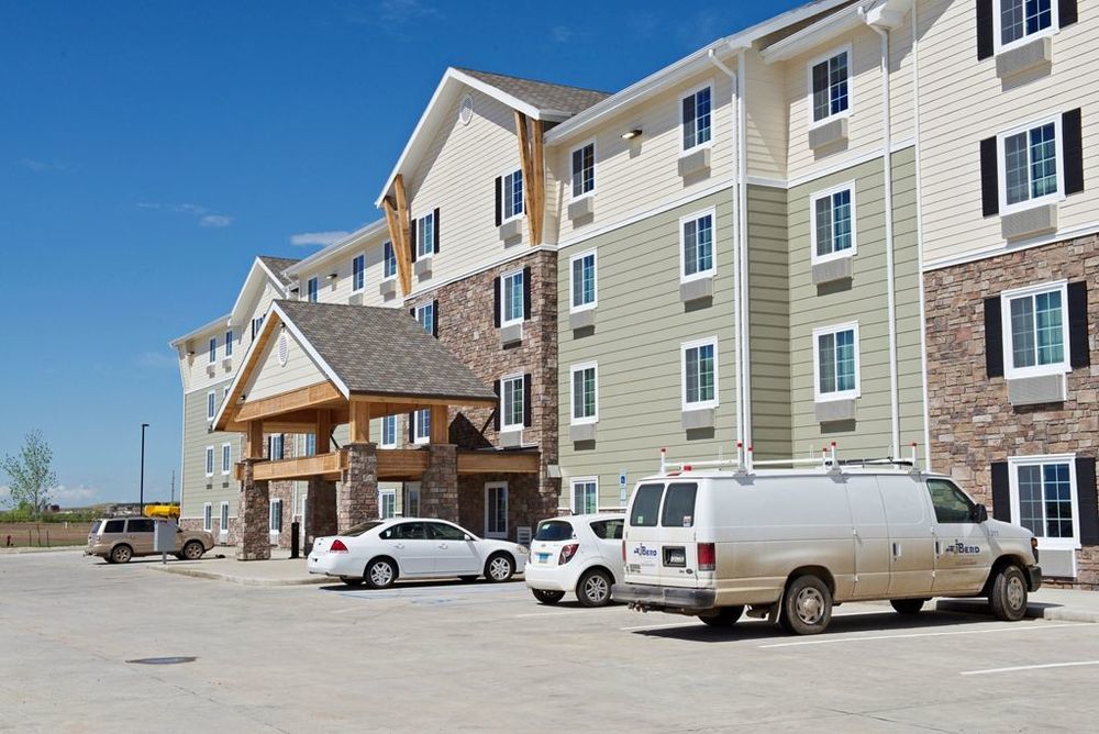 Suburban Studios Watford City Exterior photo