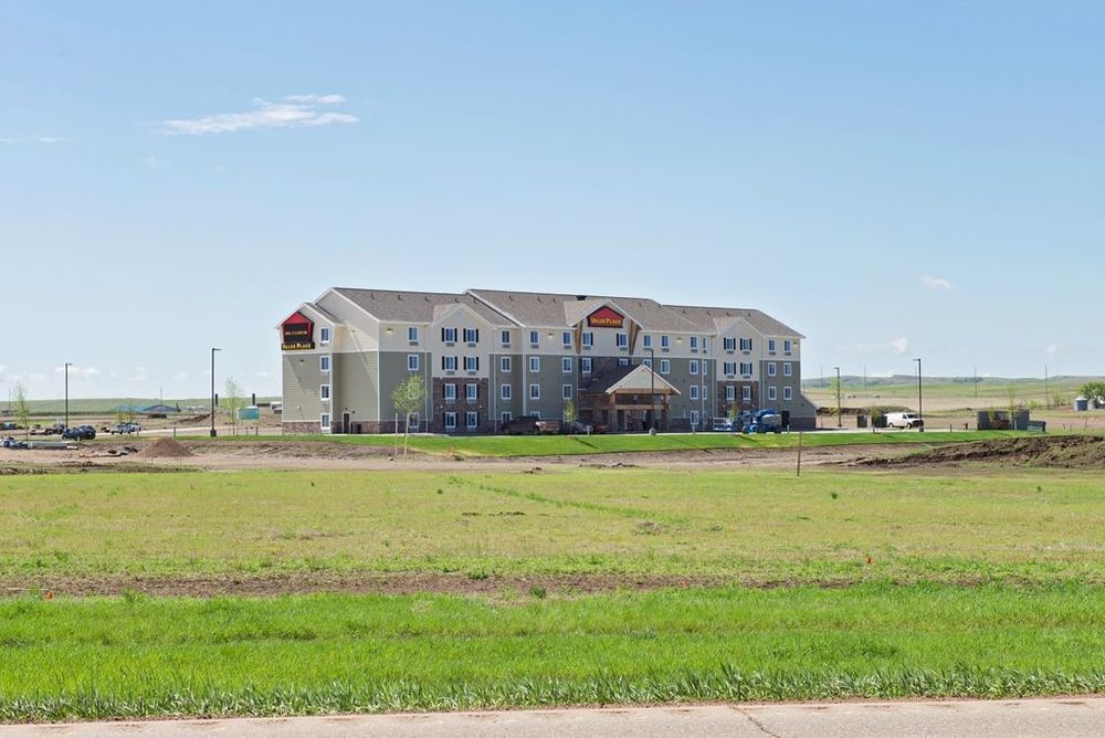 Suburban Studios Watford City Exterior photo