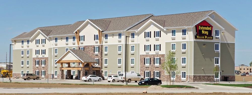 Suburban Studios Watford City Exterior photo