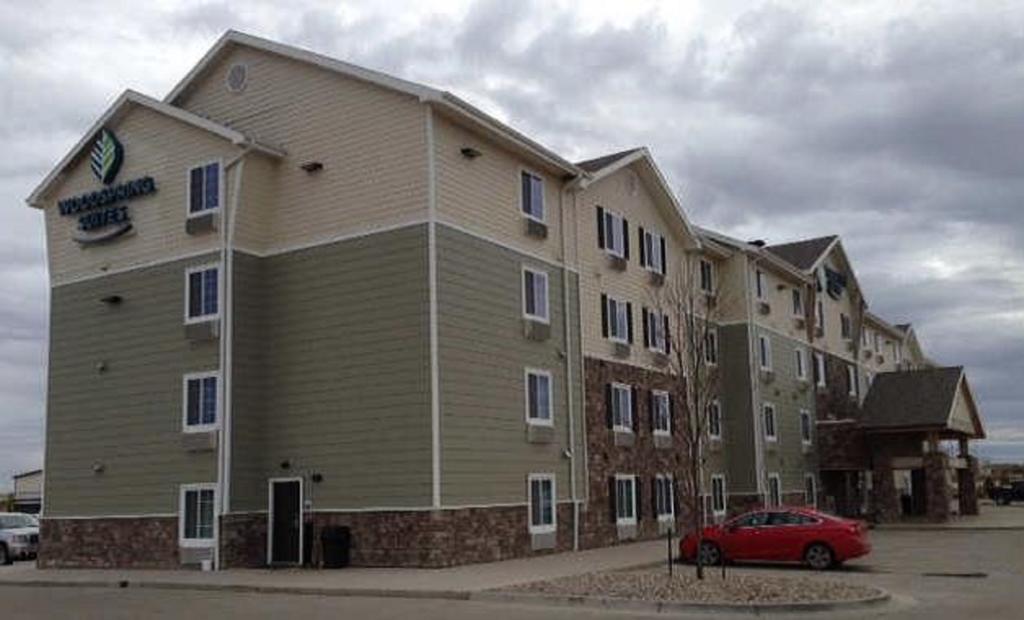 Suburban Studios Watford City Exterior photo